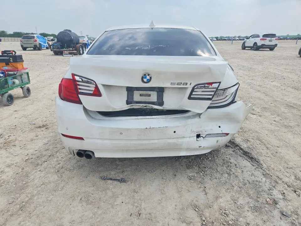 2011 BMW 528 I  