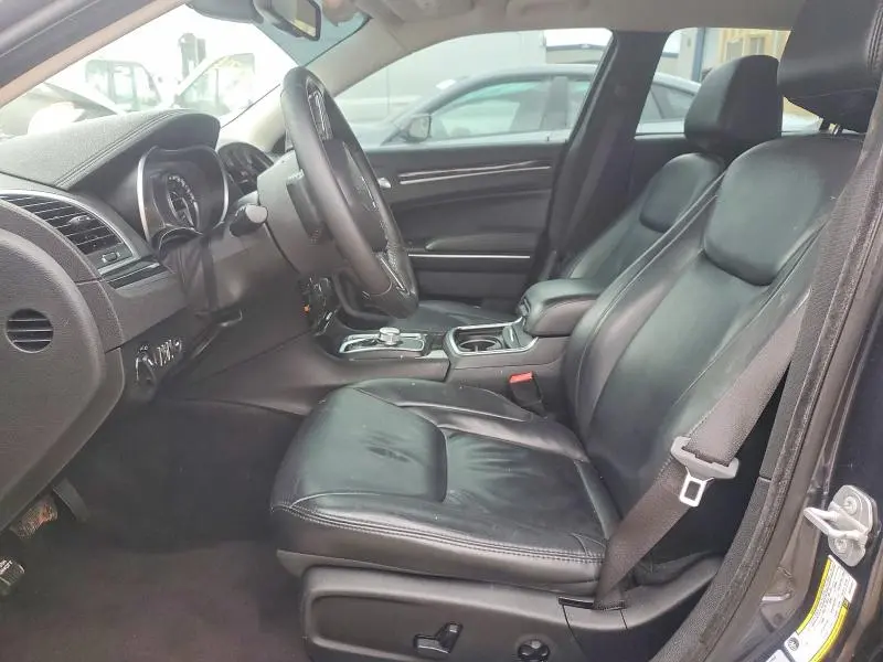 2016 CHRYSLER 300 LIMITED  