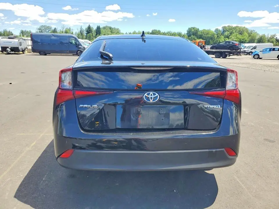 2022 TOYOTA PRIUS LE  