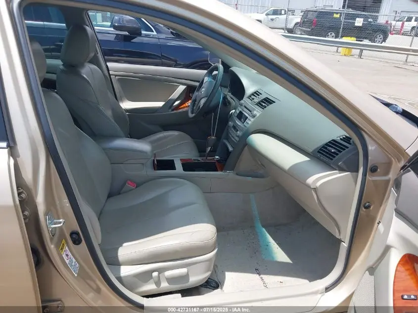 2010 TOYOTA CAMRY XLE V6