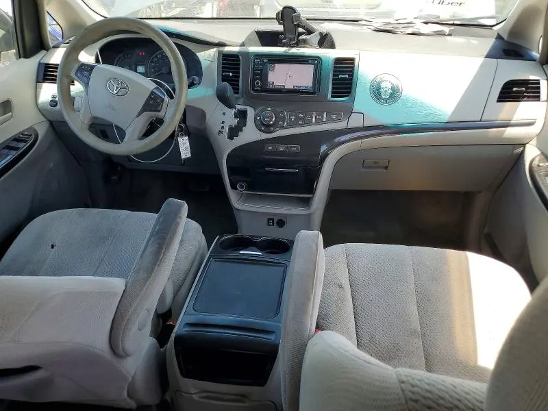 2014 TOYOTA SIENNA LE  