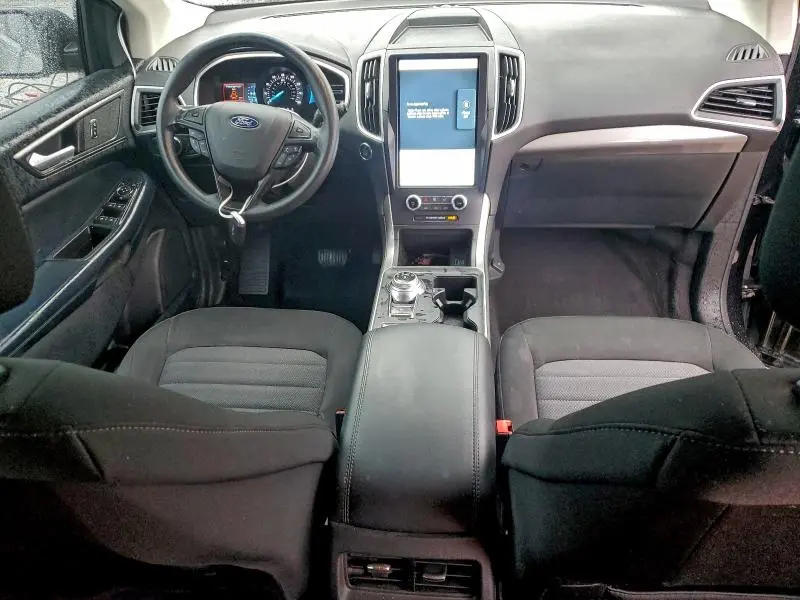 2021 FORD EDGE SE  