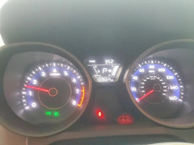 2014 HYUNDAI ELANTRA SE  