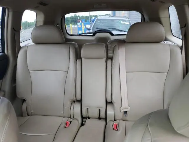 2010 TOYOTA HIGHLANDER SE  