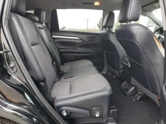 2019 TOYOTA HIGHLANDER LE  