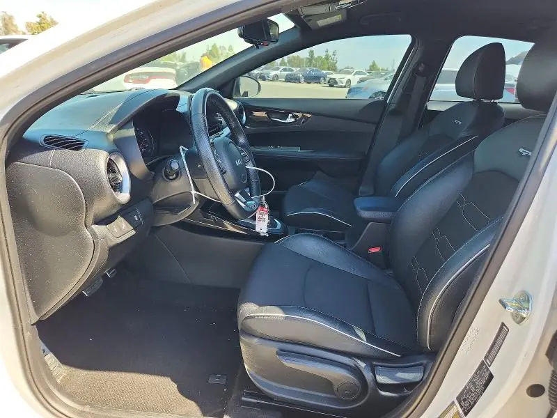 2023 KIA FORTE GT LINE  