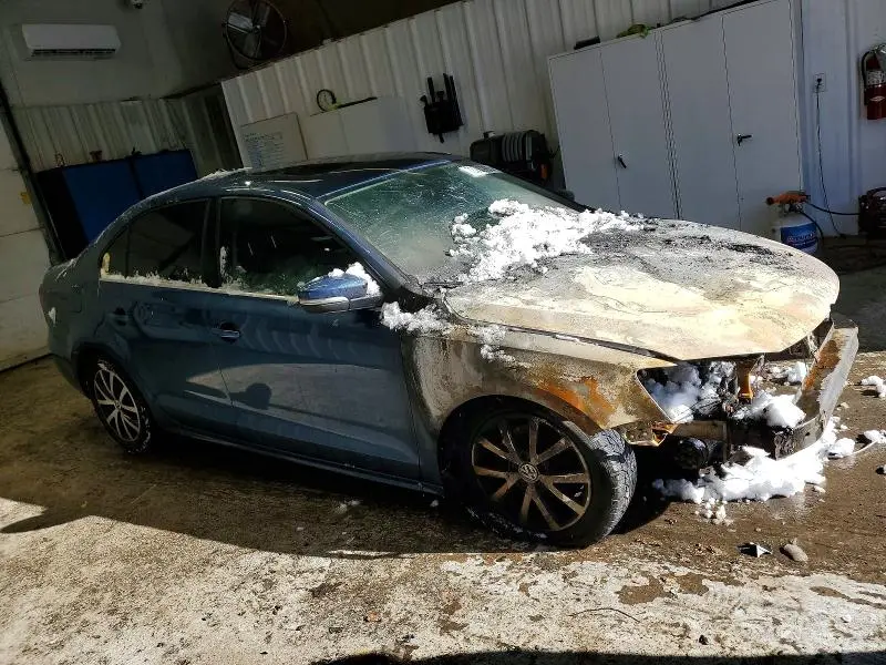 2017 VOLKSWAGEN JETTA SE  