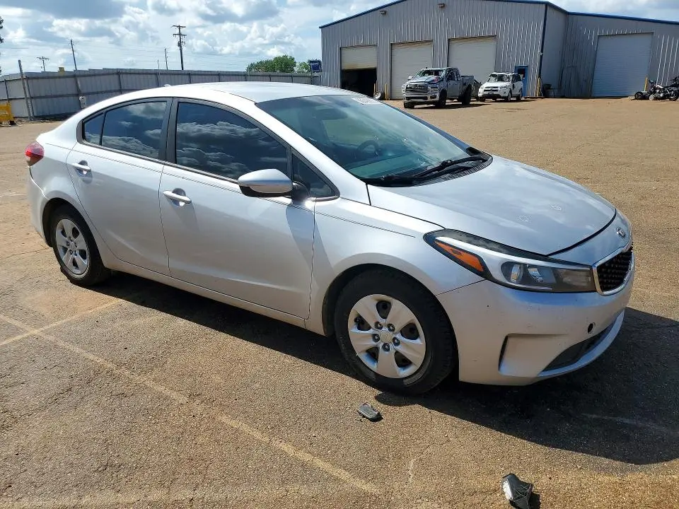 2018 KIA FORTE LX  