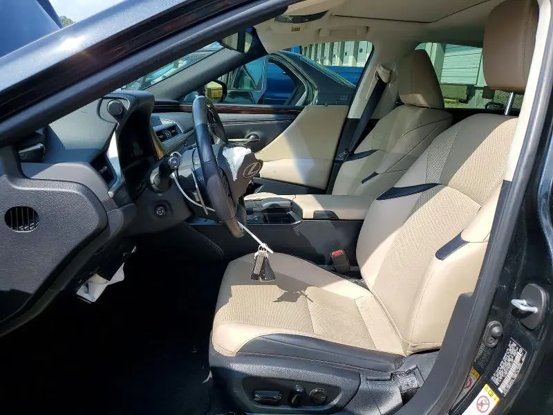 2019 LEXUS ES   