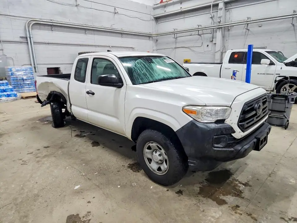 2018 TOYOTA TACOMA SR  