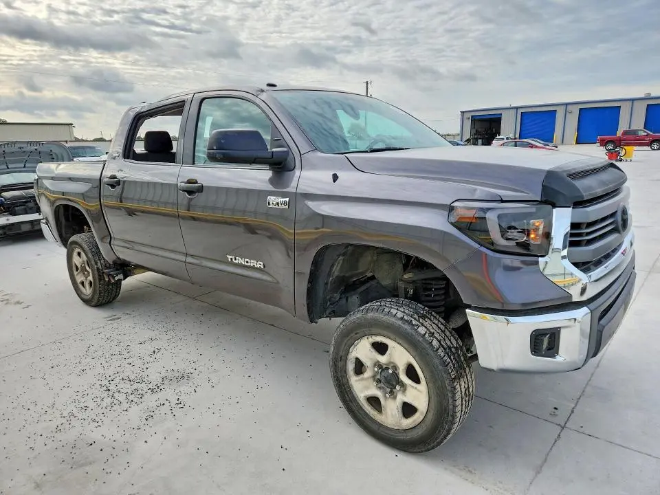 2014 TOYOTA TUNDRA CREWMAX SR5  