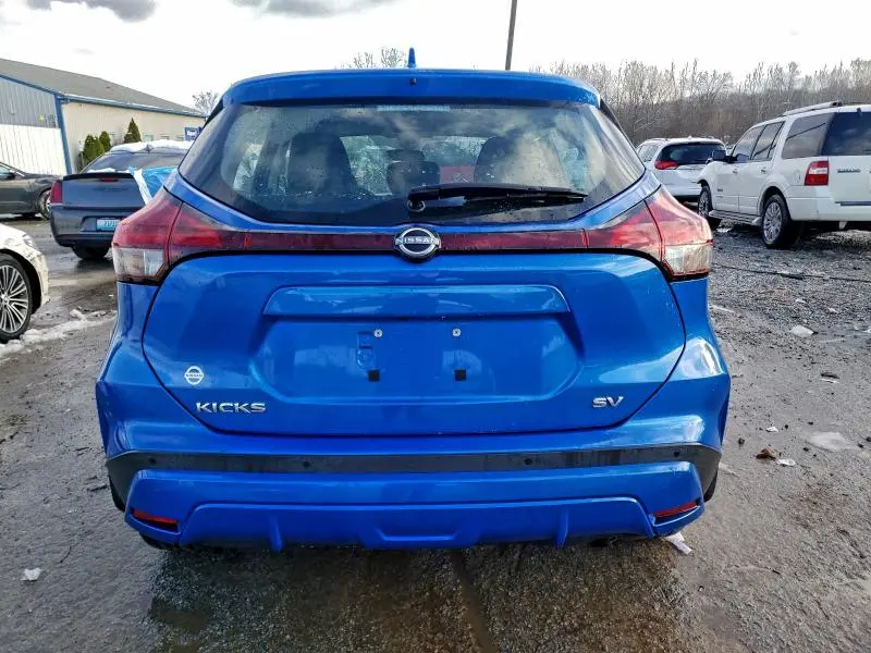 2022 NISSAN KICKS SV  