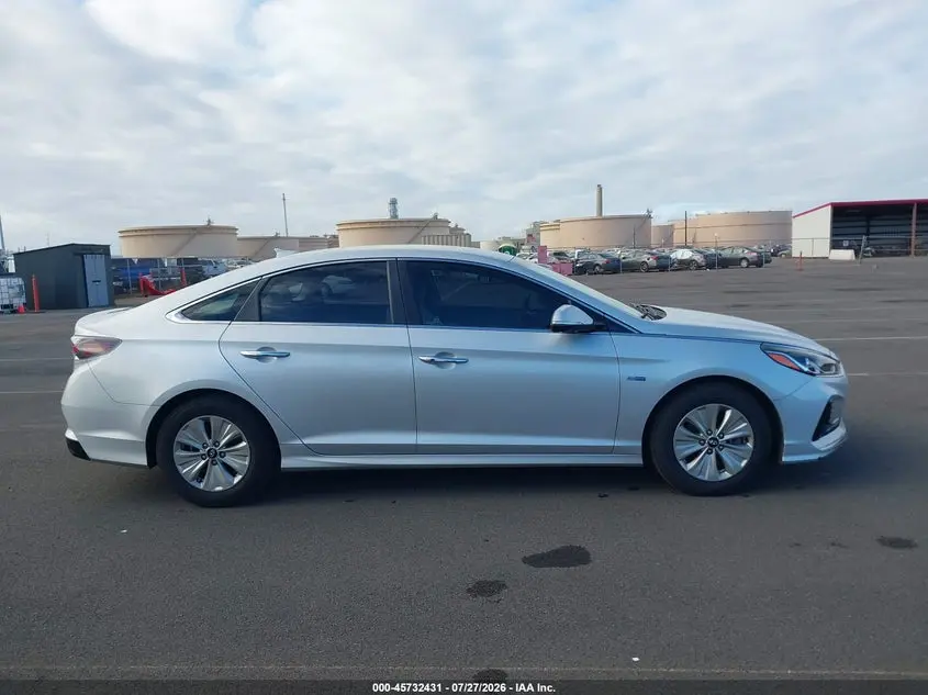 2018 HYUNDAI SONATA HYBRID SE