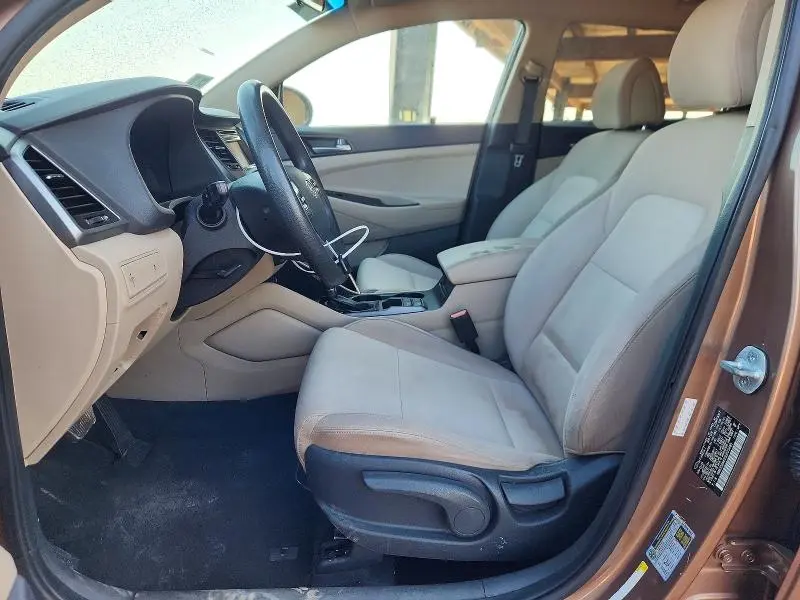2016 HYUNDAI TUCSON SE  