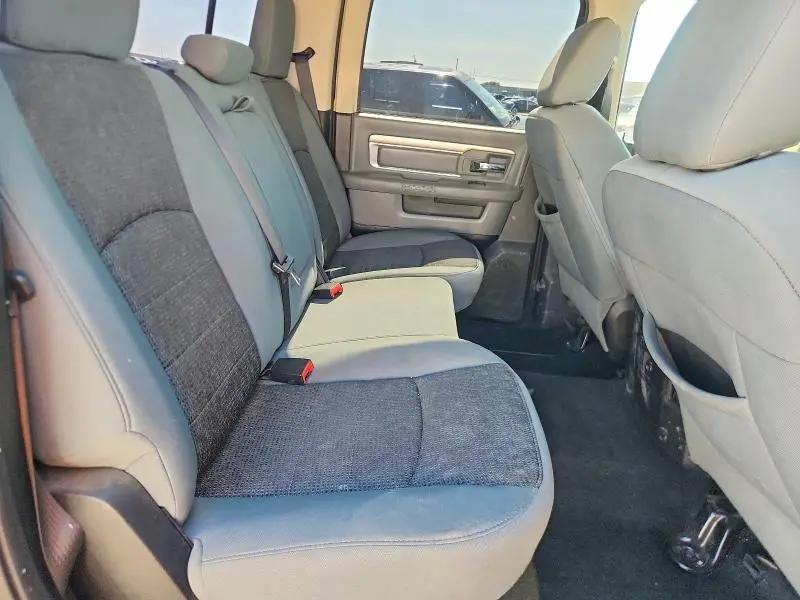 2013 RAM 1500 SLT  