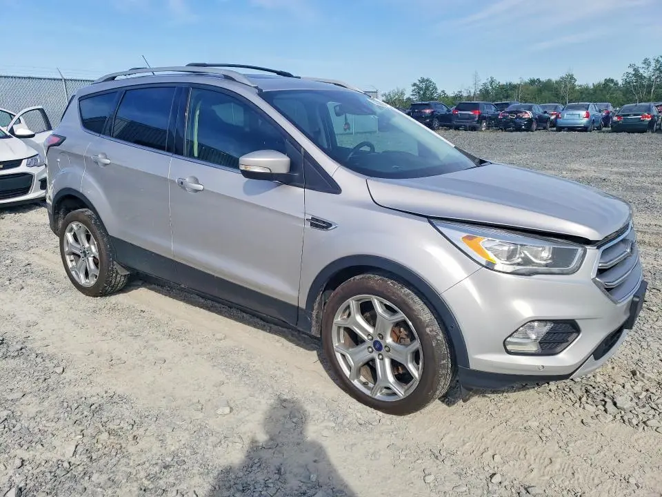 2017 FORD ESCAPE TITANIUM  