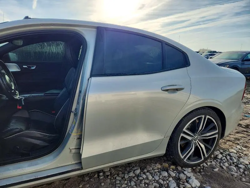 2019 VOLVO S60 T6 R-DESIGN  