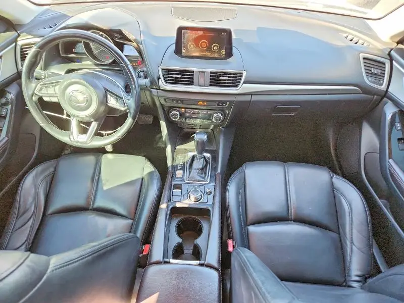 2018 MAZDA 3 TOURING  