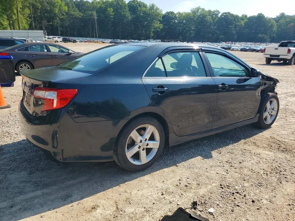 2012 TOYOTA CAMRY SE  