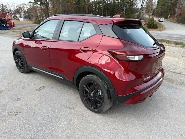 2024 NISSAN KICKS SR  