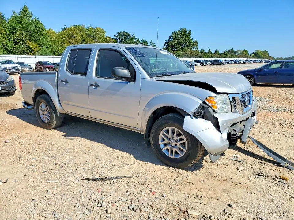 2017 NISSAN FRONTIER SV  