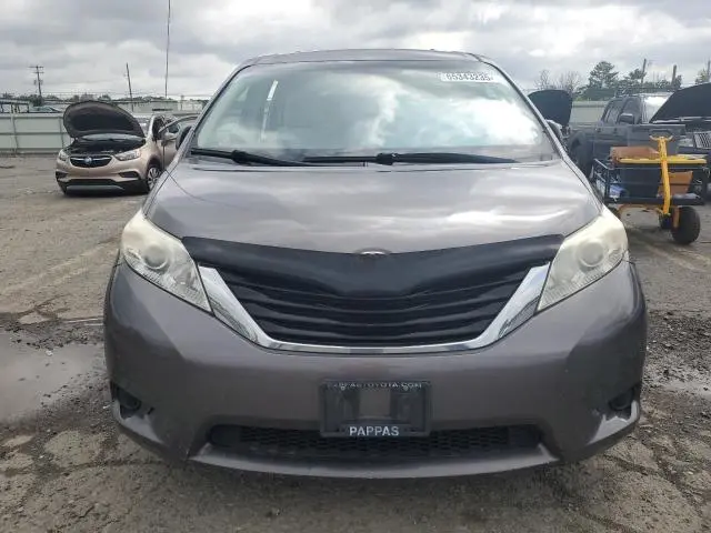 2013 TOYOTA SIENNA LE  