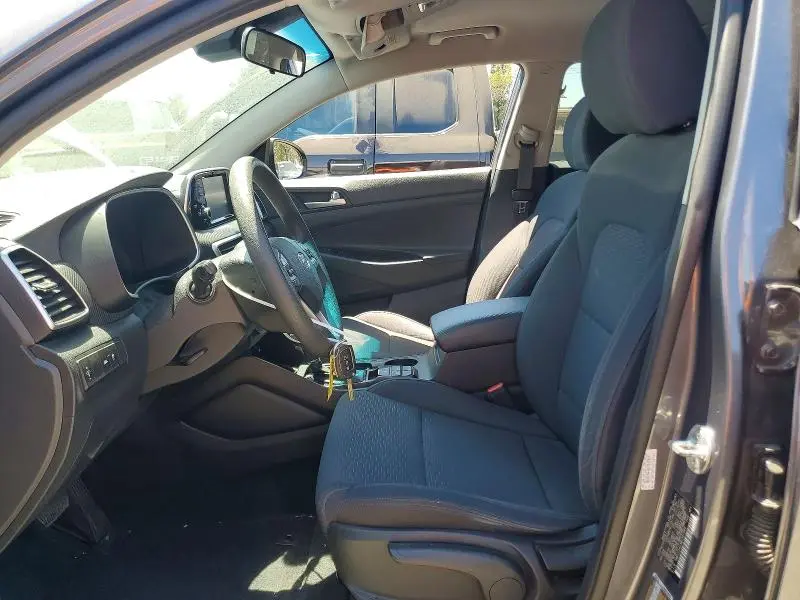 2021 HYUNDAI TUCSON SE  