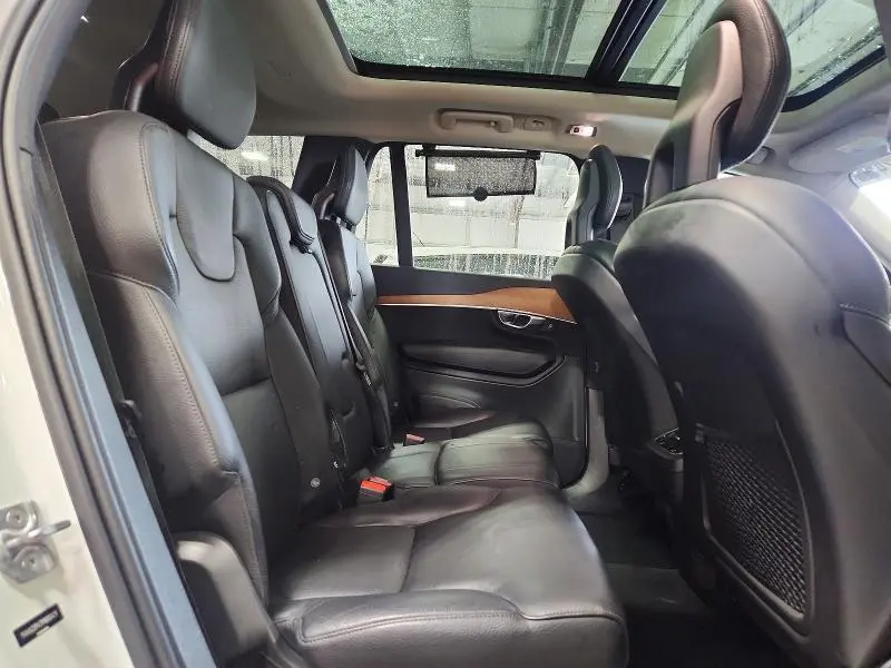 2021 VOLVO XC90 T6 MOMENTUM  
