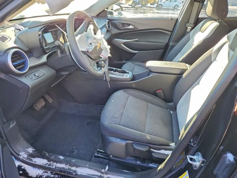 2025 CHEVROLET TRAX LS  