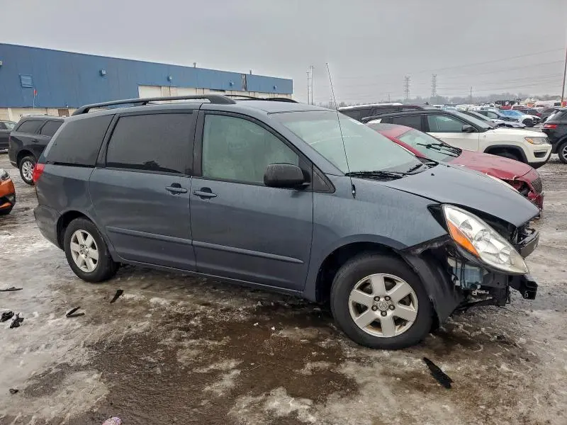 2010 TOYOTA SIENNA CE  