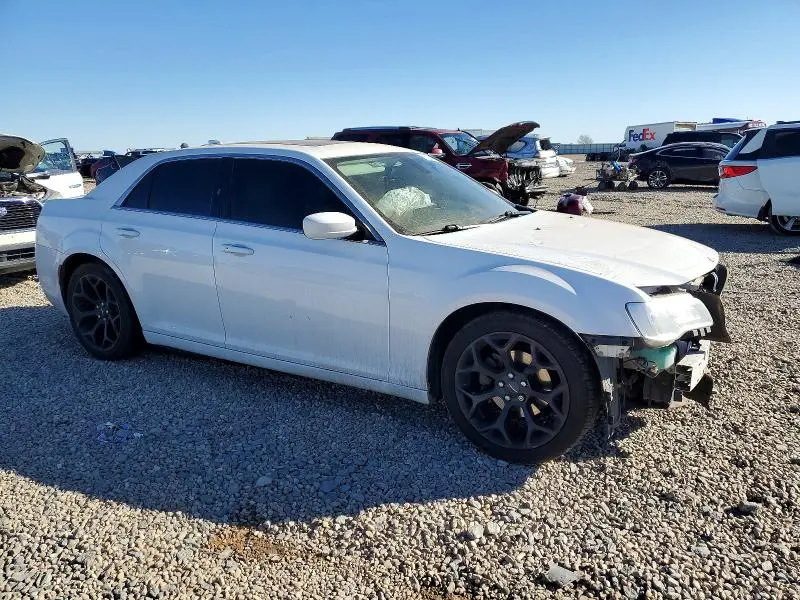 2018 CHRYSLER 300 TOURING  