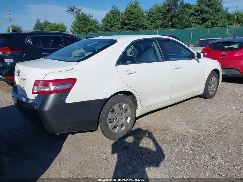 2010 TOYOTA CAMRY LE