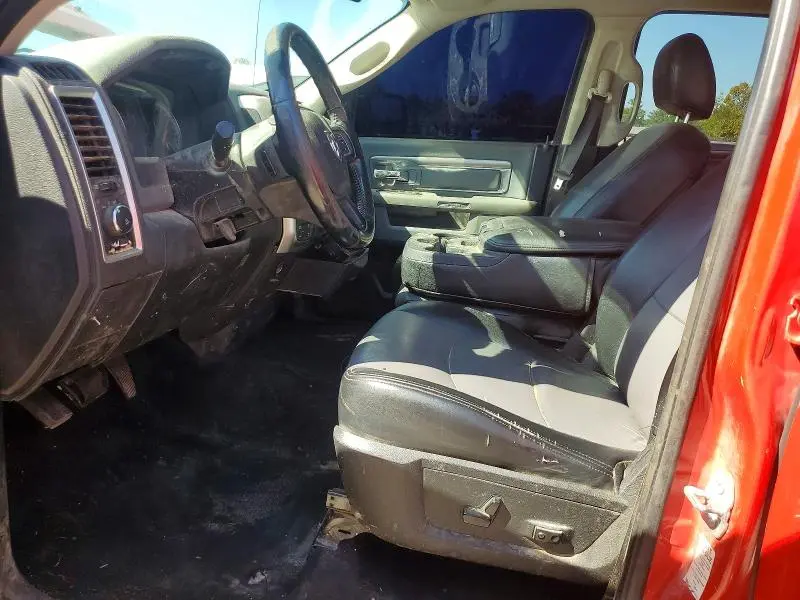 2016 RAM 1500 SLT  