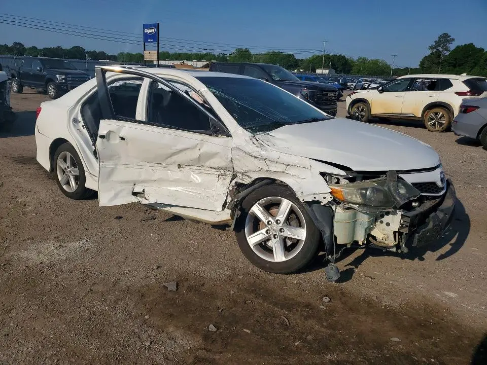 2012 TOYOTA CAMRY SE  