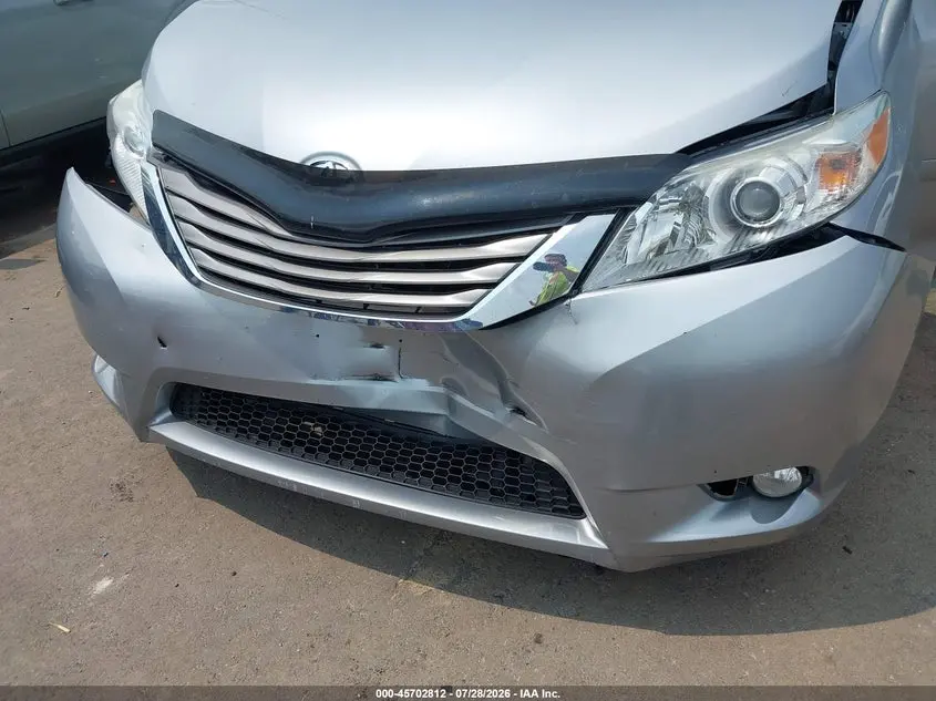 2012 TOYOTA SIENNA XLE V6 8 PASSENGER