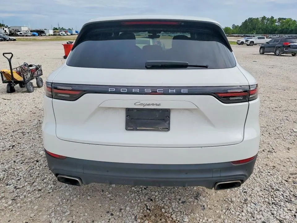 2019 PORSCHE CAYENNE   