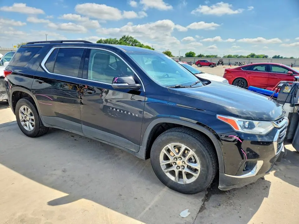 2021 CHEVROLET TRAVERSE LT  