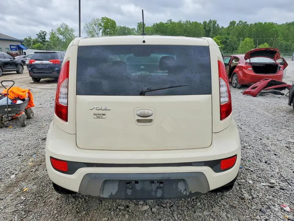 2013 KIA SOUL +  