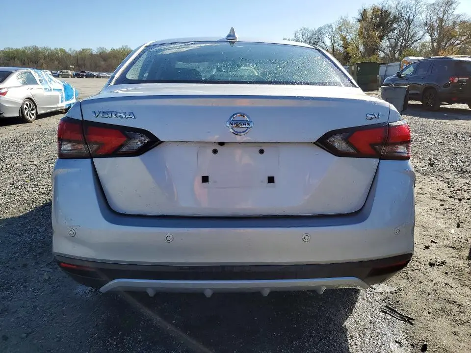 2020 NISSAN VERSA SV  