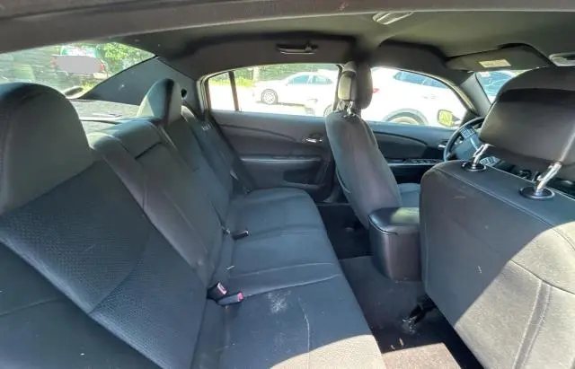 2011 CHRYSLER 200 LX  