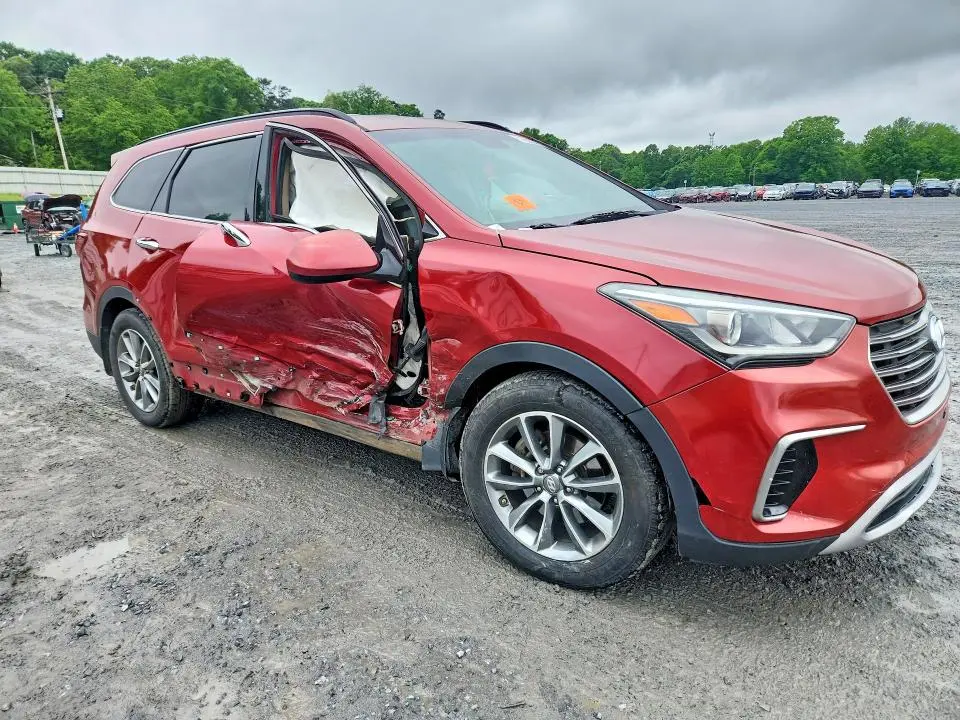 2018 HYUNDAI SANTA FE SE  
