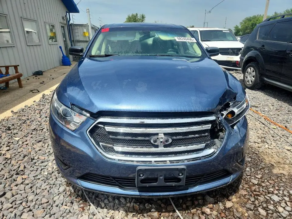 2019 FORD TAURUS SE  