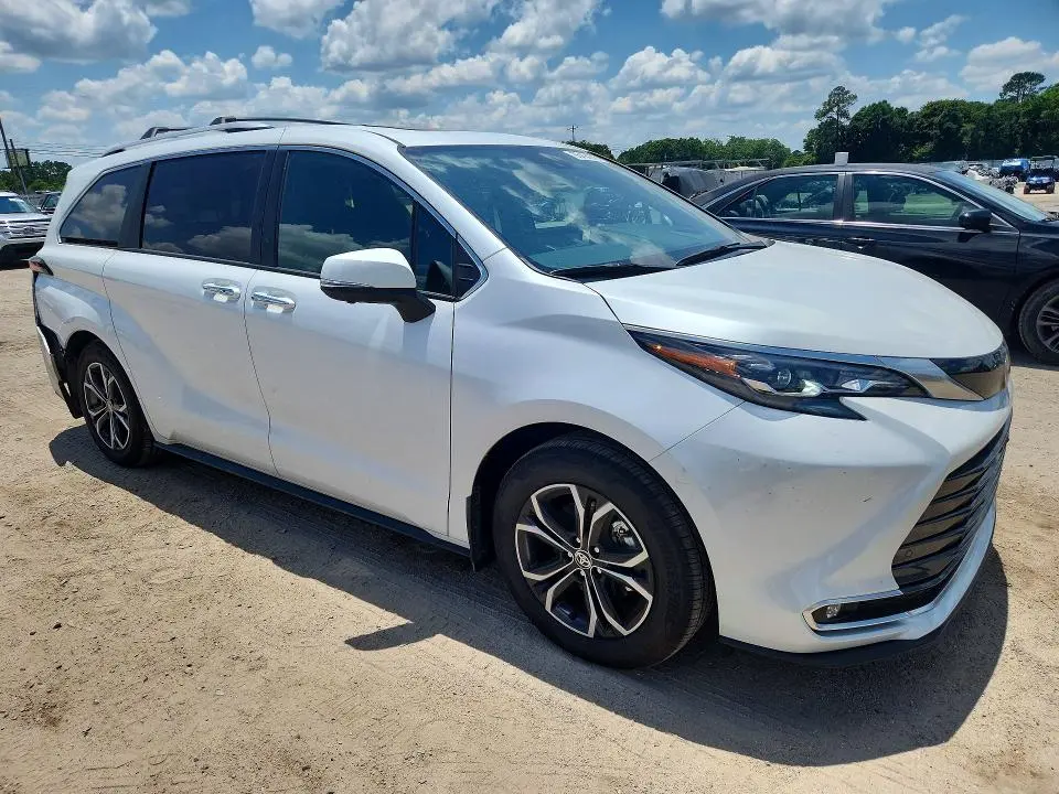 2026 TOYOTA SIENNA PLATINUM 7-PASSENGER  