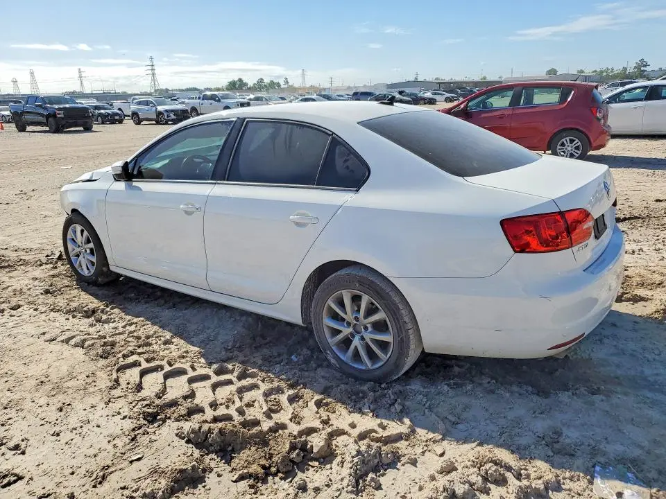 2012 VOLKSWAGEN JETTA SE  