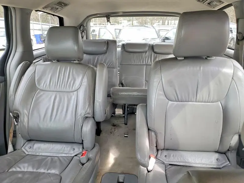 2010 TOYOTA SIENNA XLE  