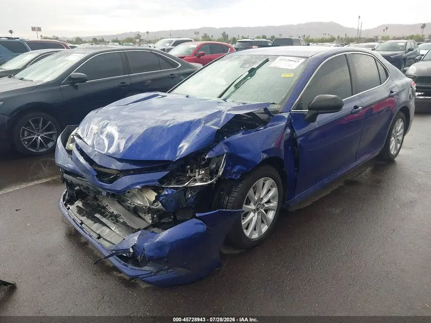 2018 TOYOTA CAMRY LE