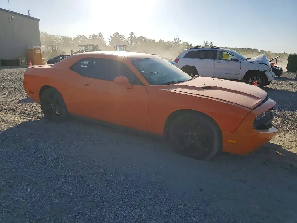 2014 DODGE CHALLENGER SXT  