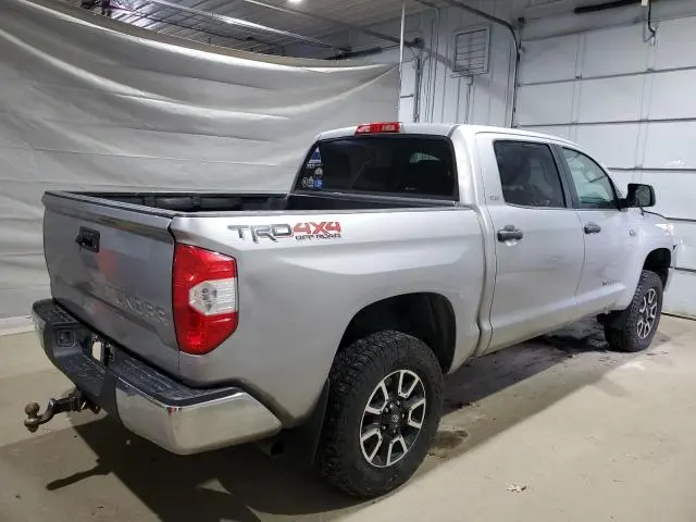 2015 TOYOTA TUNDRA CREWMAX SR5  
