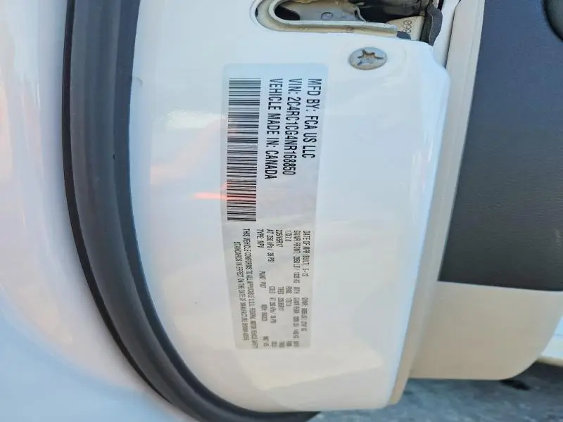 2022 CHRYSLER VOYAGER LX  