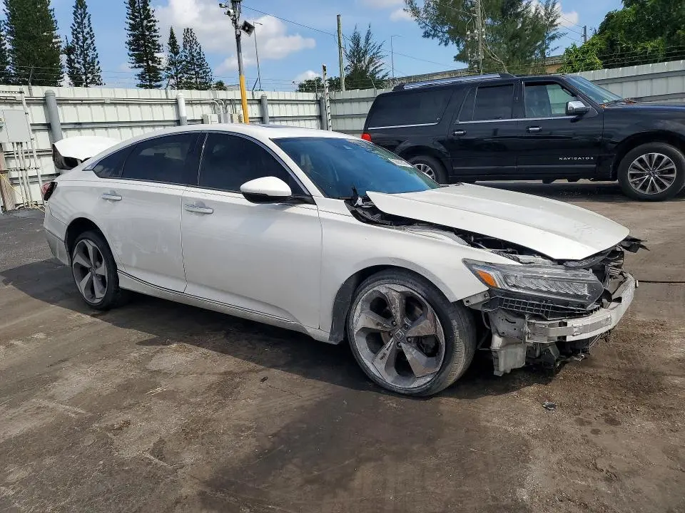 2018 HONDA ACCORD TOURING  